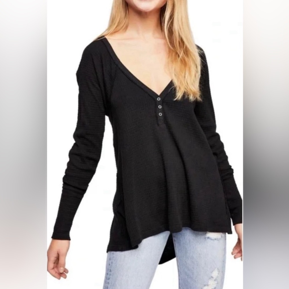 Free People We The Fred Black Flowy Waffle Textured Henley 3 Button Size S
